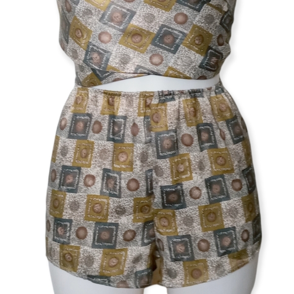 Bobbie Short Set Reversible Top Size Medium - Picture 7 of 8